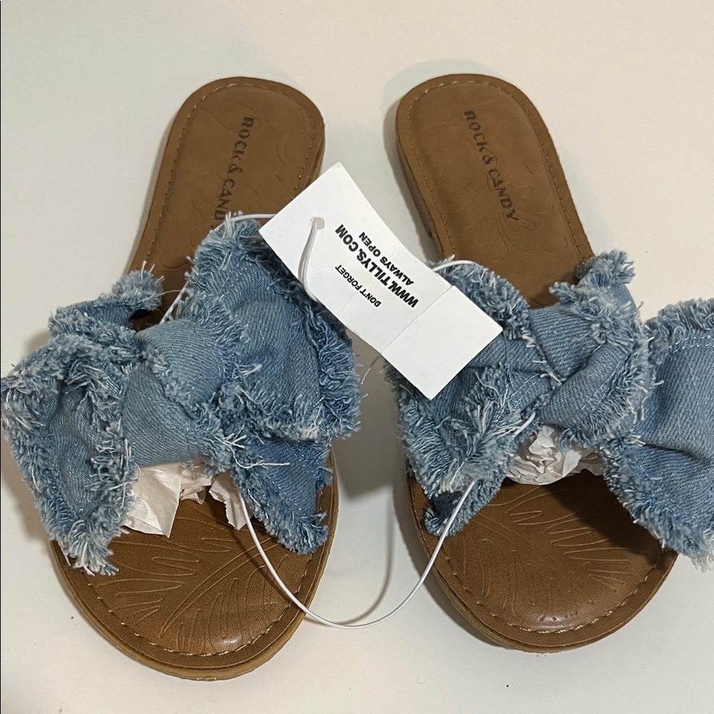 Rock & Candy Blue Frayed Sandals size 8